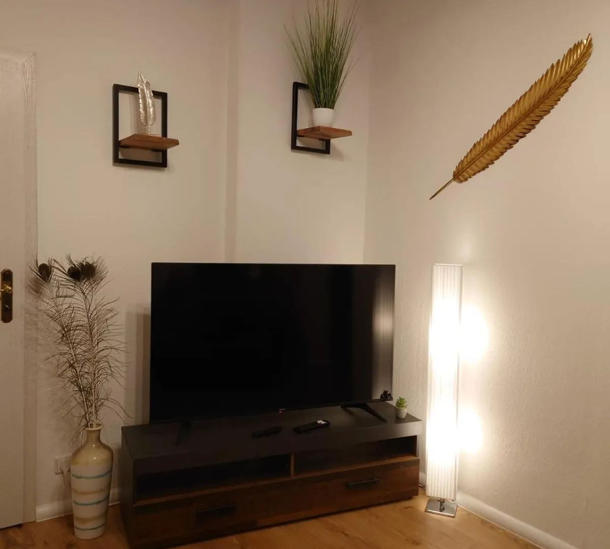 Federtraum Mit Sauna Sehr Gemuetlich, Neu Dresden